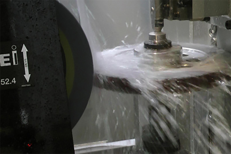 マスタギア加工の様子