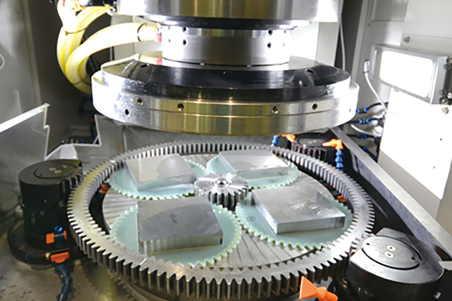 鋼材の上下両平面の研削加工