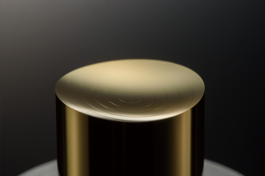 真鍮へのフレネル形状の超精密切削加工