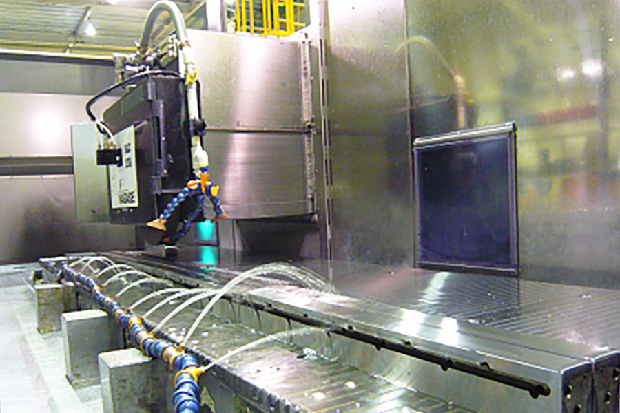 高精度機械部品の真直研削加工