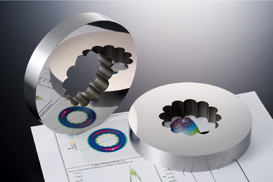 ロータリ平面研削加工（YXR7の鏡面・平面加工)