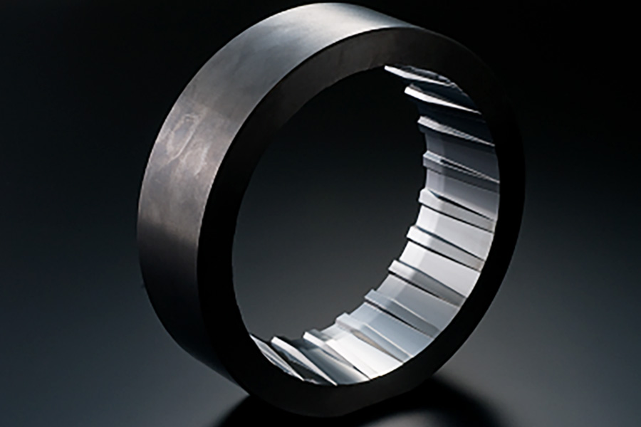 超硬板鍛造金型の内歯の自由曲面研削加工