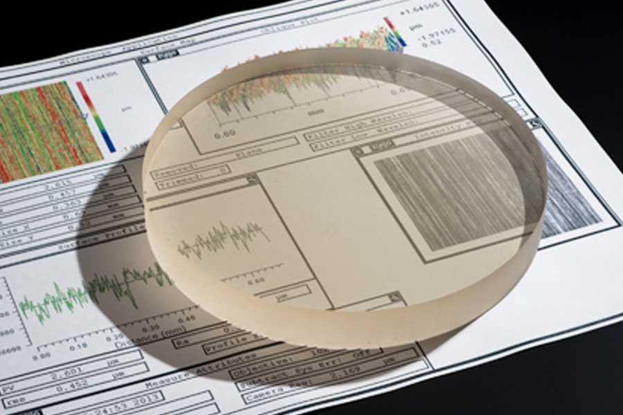 光学レンズの超鏡面研削加工