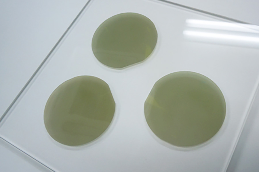 t20µmまで薄化したSiCウェハ